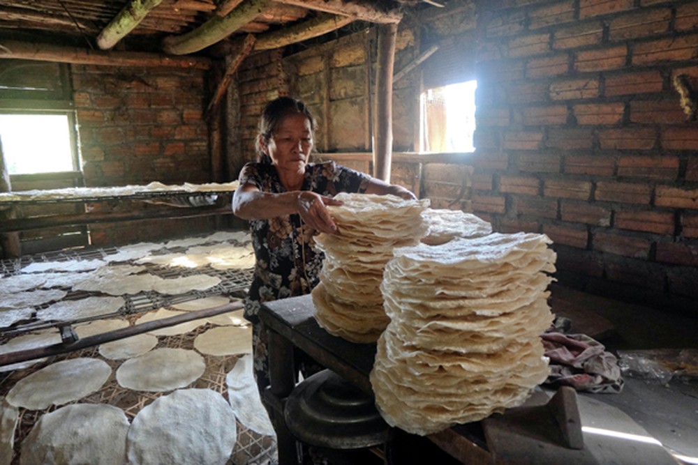 Bánh tráng đặc sản Đà Nẵng tại làng nghề Túy Loan